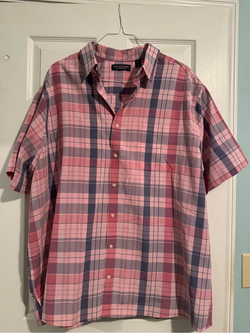 Roundtree & Yorke Pink and Blue Plaid Short-Sleeve Button-Down Shirt